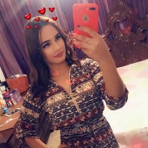 Meet your Posher, Caroline